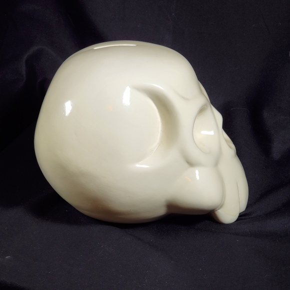Skull Piggy Bank - Picture 3 of 5